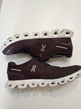 On Cloud 5 "Mulberry / Eclipse" Women's US 9.5 - Excellent Pre owned Condition